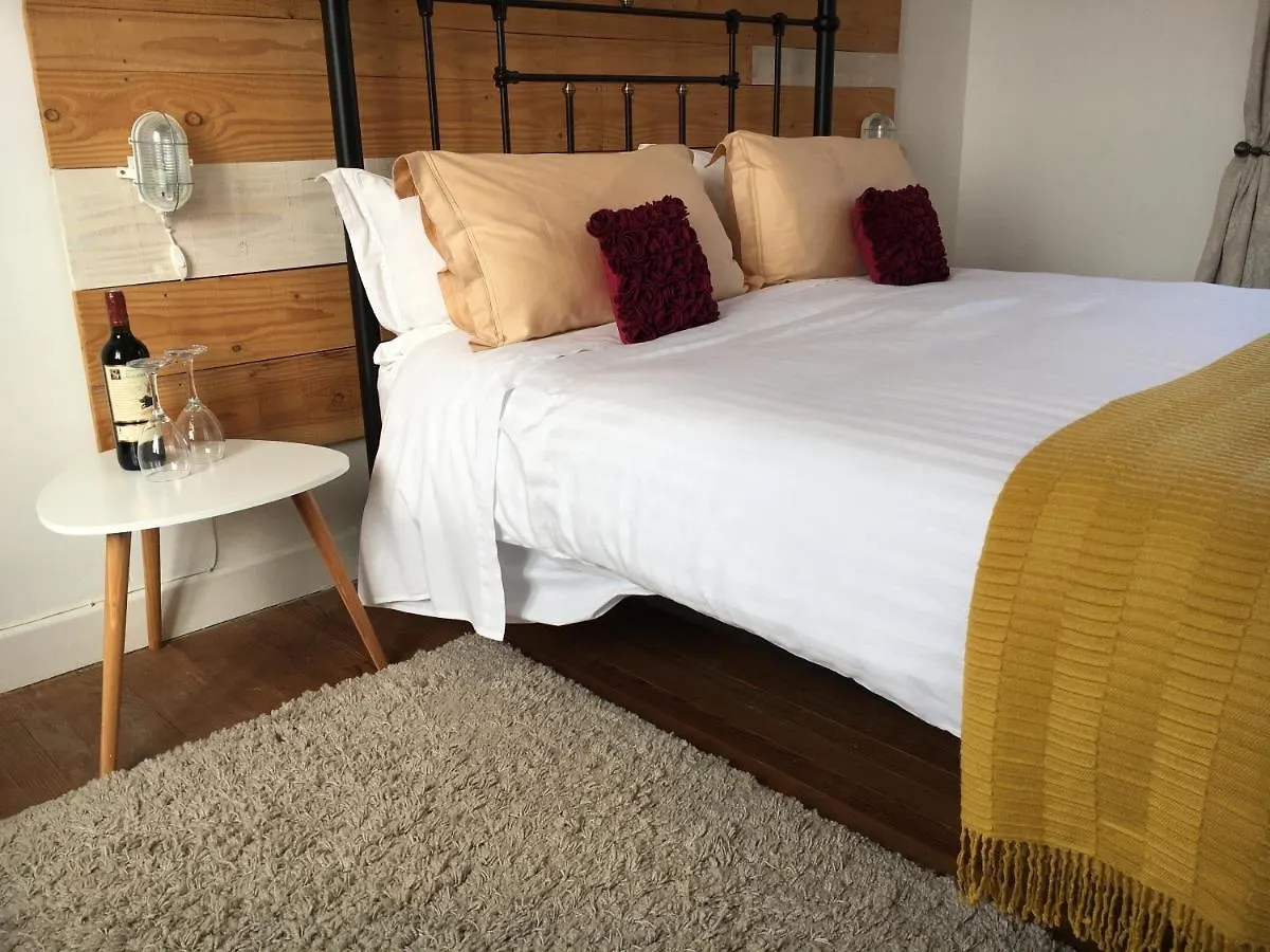 Le Presbytere B&B And Gite-Sleeps 4-6 Puy-lʼÉvêque Francja